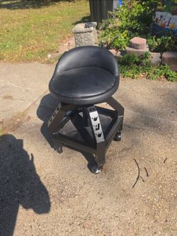 Mechanic/c tattoo artist adjustable chair prices firm
