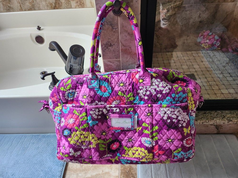 Vera Bradley Grand Weekend Travel Bag – Retired Flutterby print