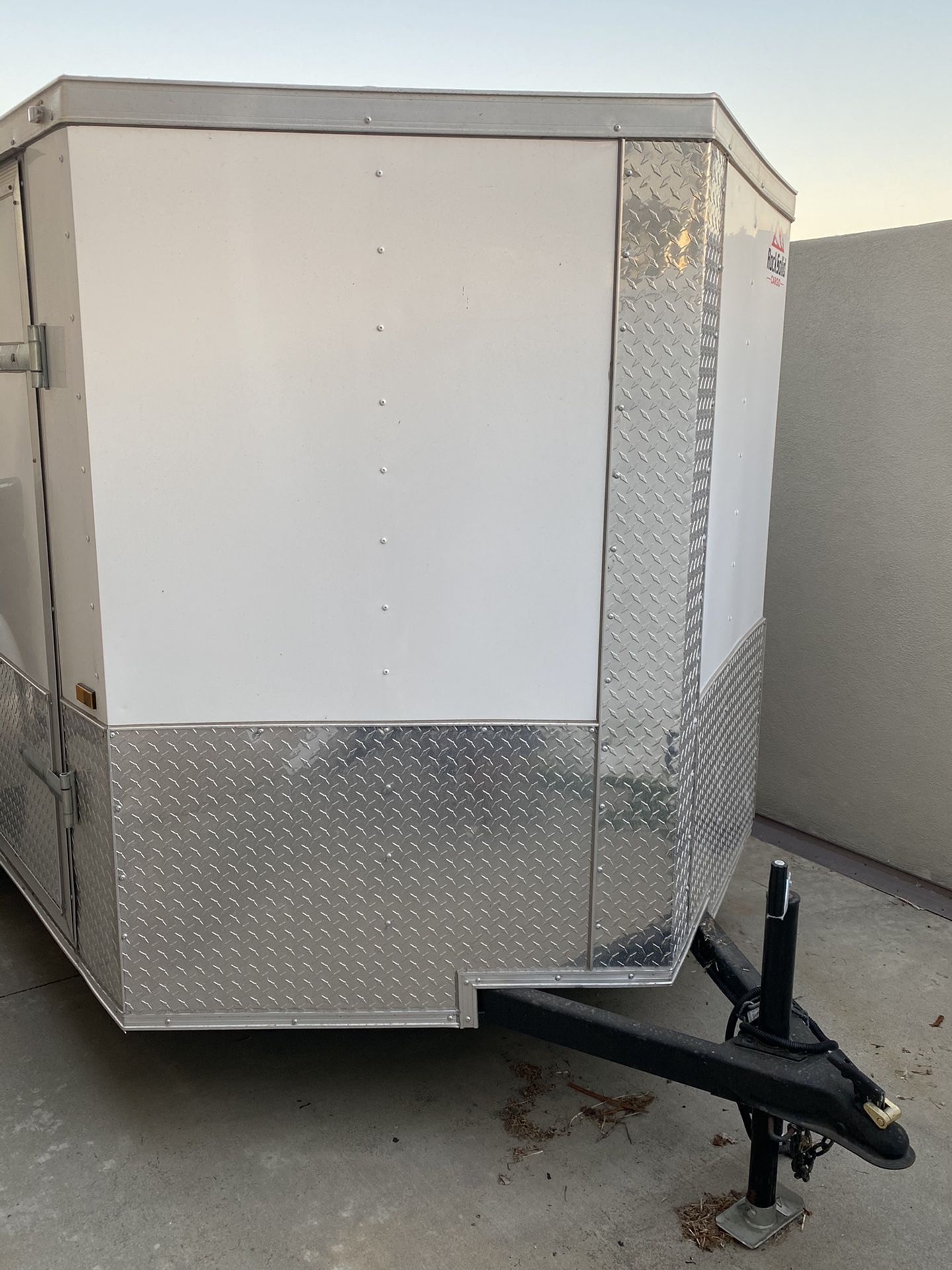 Enclosed Cargo Trailer V-Nose