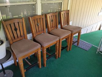 4 BARSTOOLS