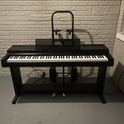 Yamaha Calvinova CLP-300 Mint Condition!!