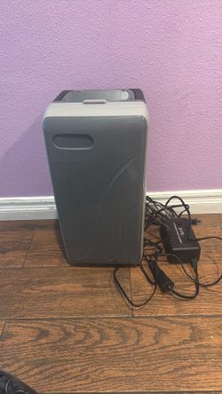 Travel cooler/mini fridge