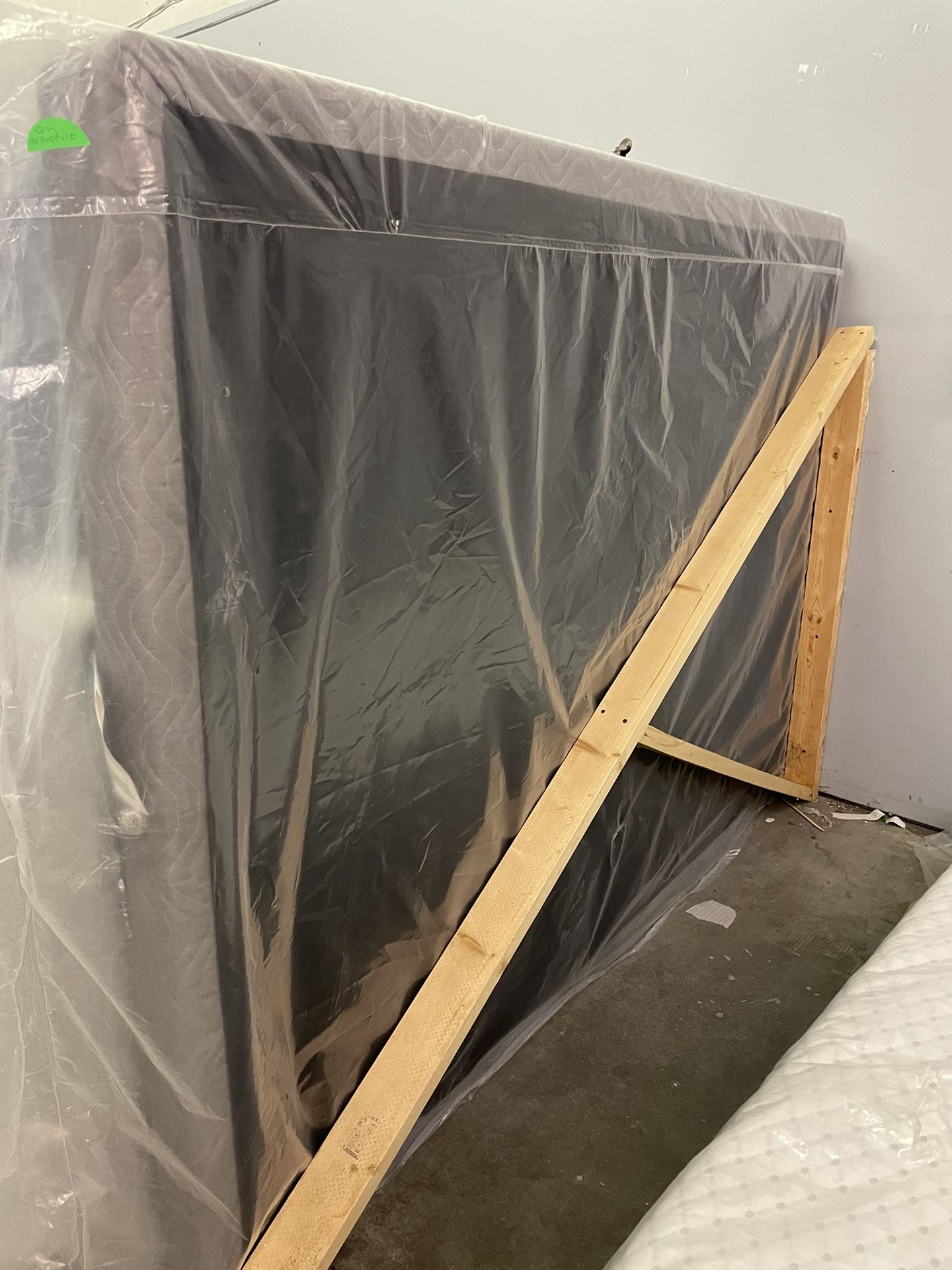 Low Profile 6” Queen Box Spring / Foundation