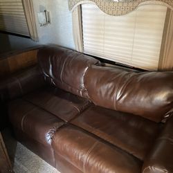 299BH Keystone Laredo 30’ 