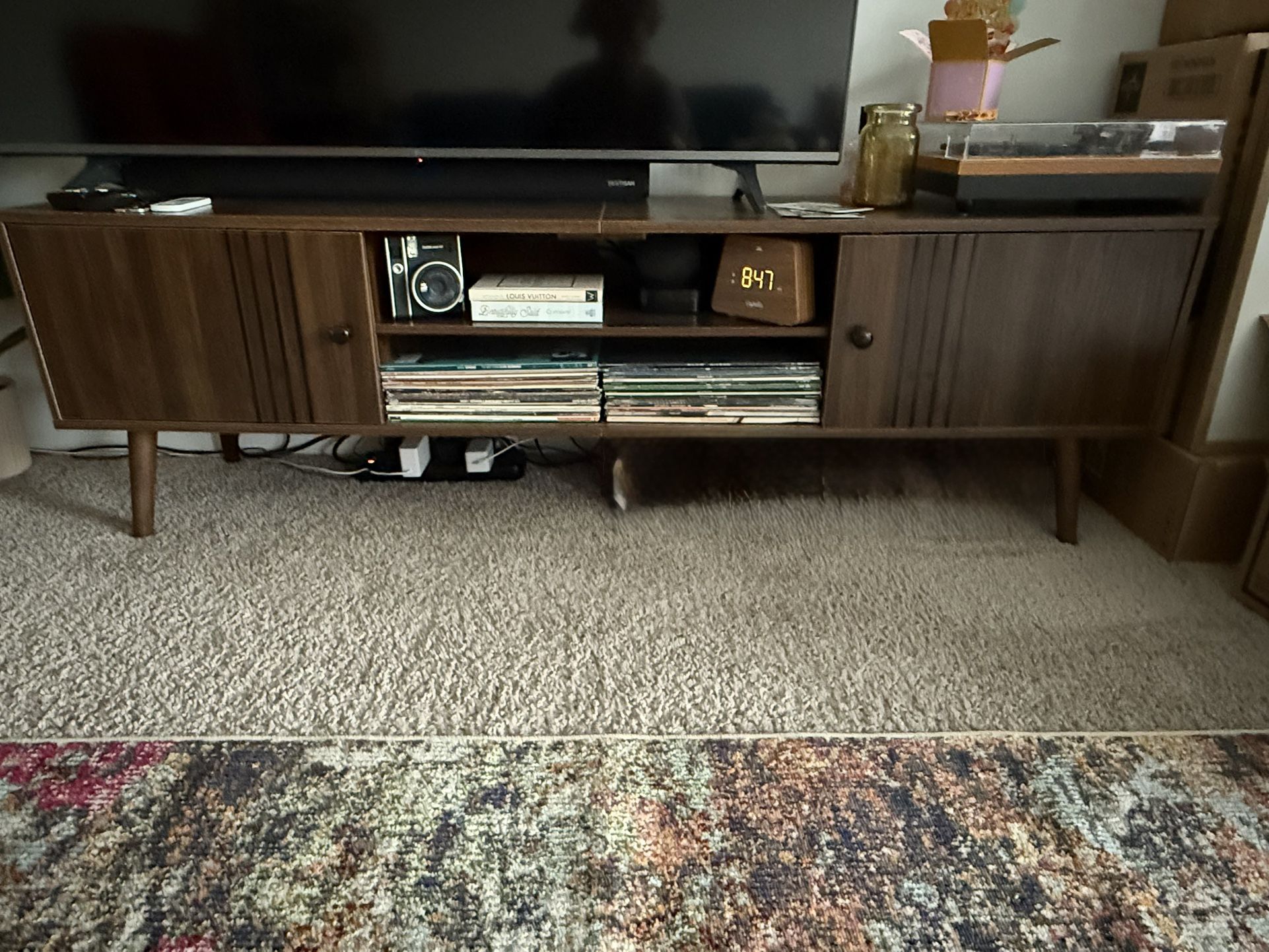 Kassiani TV Stand
