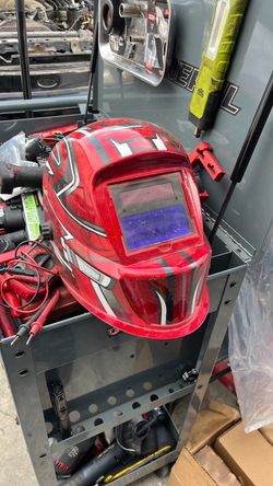 Welding helmet