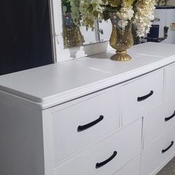 Gorgeous Farmhouse Ashley's Furniture Tall Dresser With Mirror. Solid Wood, Excellent Cond.  Draws On Stoppers, Dovetail. 