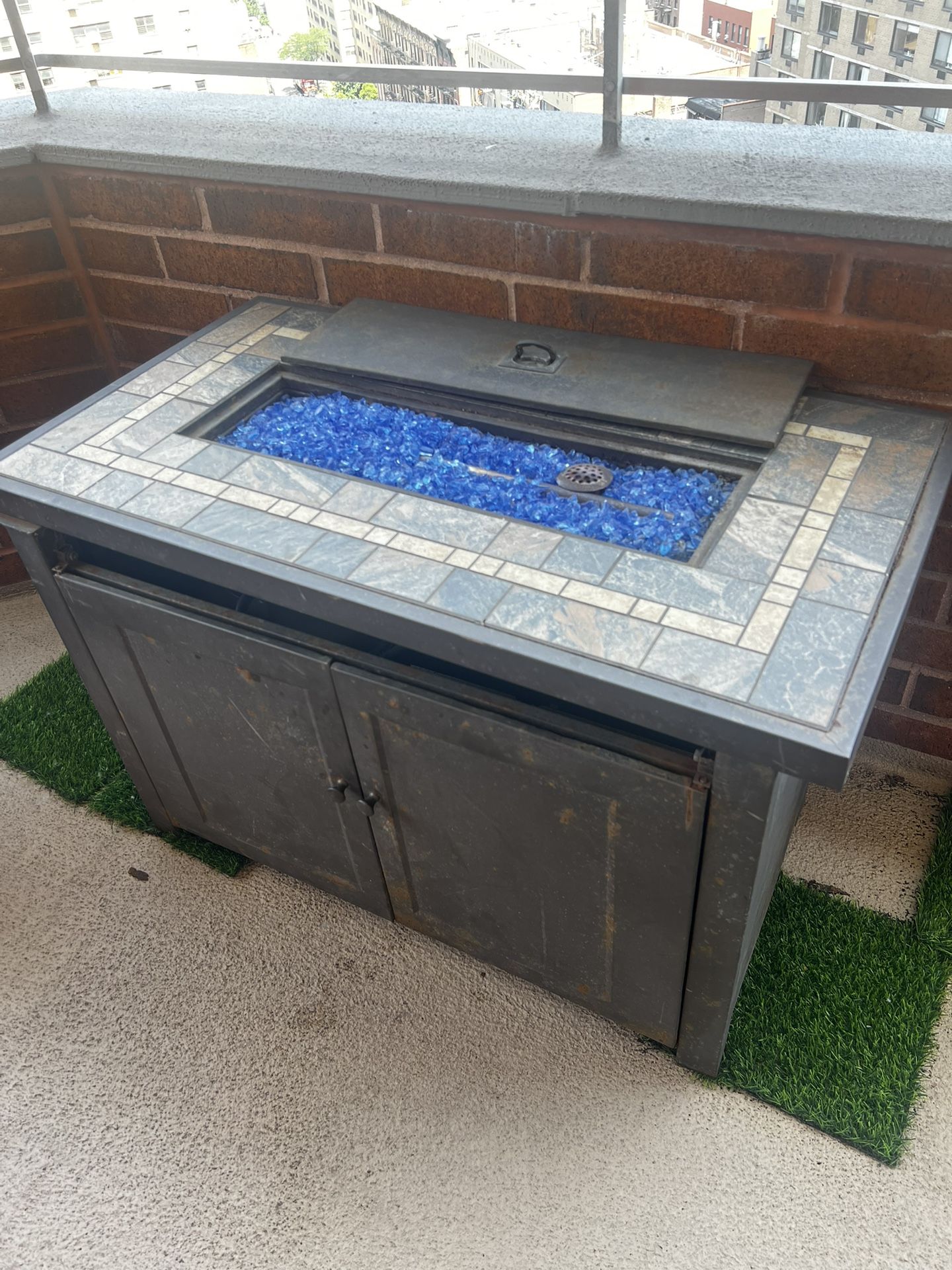 Outdoor Propane Fire Pit Table w/ Blue Fire Glass – Works Great!