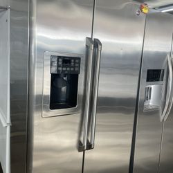 Counter Depth GE side-by-side Stainless Steel Refrigerator 