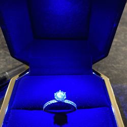 Engagement ring Size 8  White Gold 10K