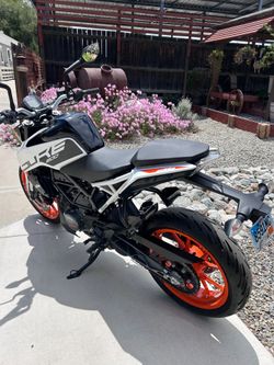 KTM Duke 200