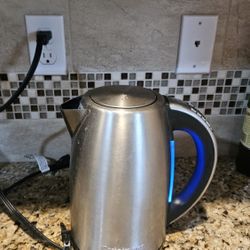 Cuisinart

1.7 L PerfectTemp Cordless Electric Kettle

