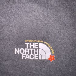 Women’s North Face Shirt Size 1xl