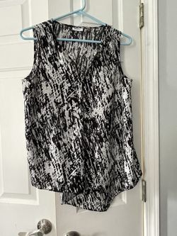 DKNY Sleeveless Size M read 