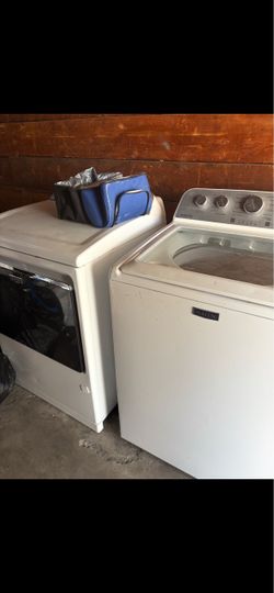 Selling my washer and dryer everything works good with it. Nothing wrong with it. Everything work working perfectly fine. I’m moving and I’m going to 