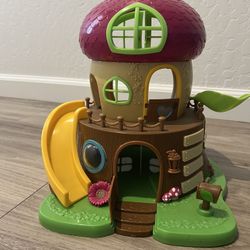 Little Woodzee Acorn tree House