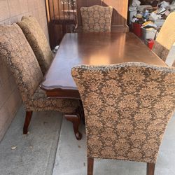 Table With Chairs 
