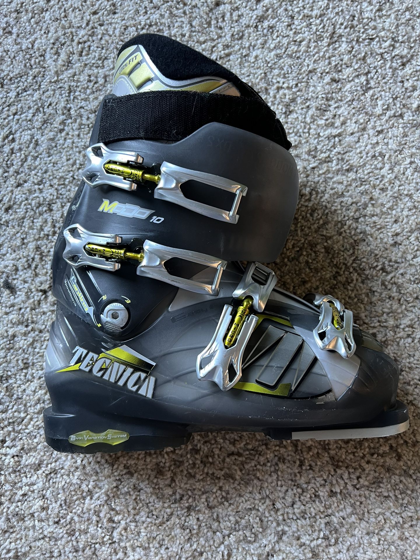 Women’s Ski Boots Size 26-26,5
