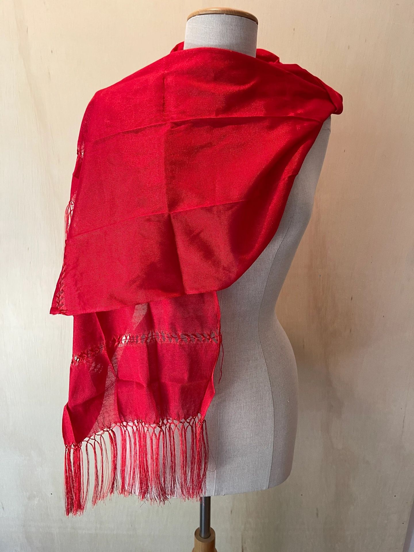Rebozos Rojos / Red Shawls