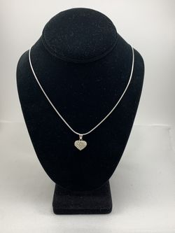 Silver 925 marked necklace with sparkly heart pendant