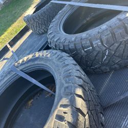 Tires 35x12.50r22