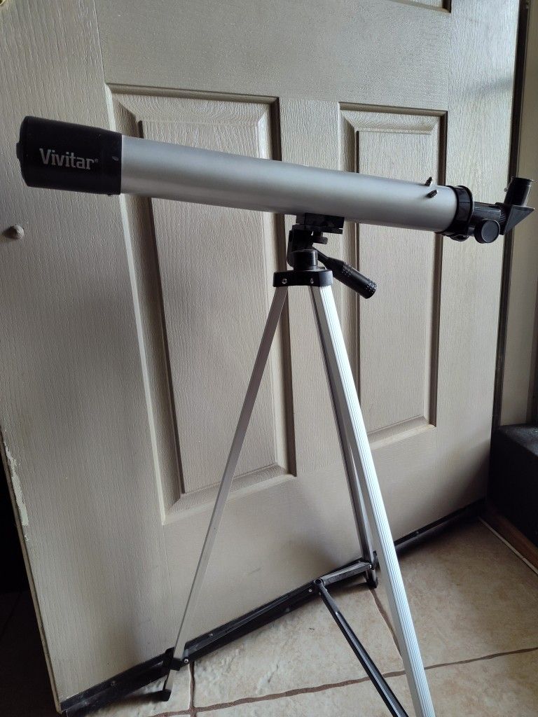 Vivitar Telescope With Tripod
