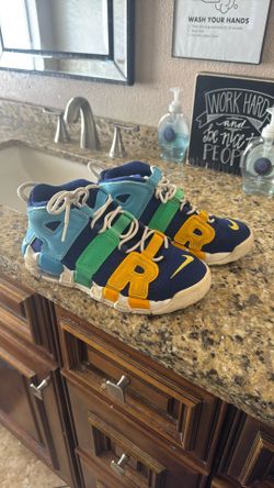 Nike Air Girls Size 5.5