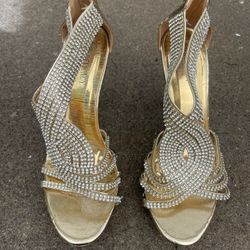 STUNNING GOLD DISMOND HEELS!!!! SIZE 10 WOMEN SHOE!!! PROM, WEDDING, NIGHT OUT, SEXY, HIGH END, BLING!!!