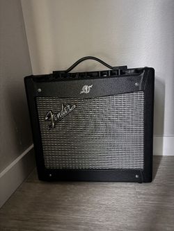 Fender Mustang 1 V2 Electric Guitar Amplifier