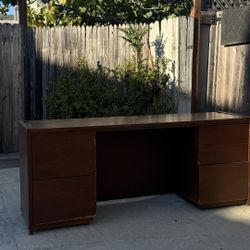 Free Wood Desk 