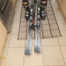 176 Cm Atomic  Skis Salomon Boots 30.5  Poles