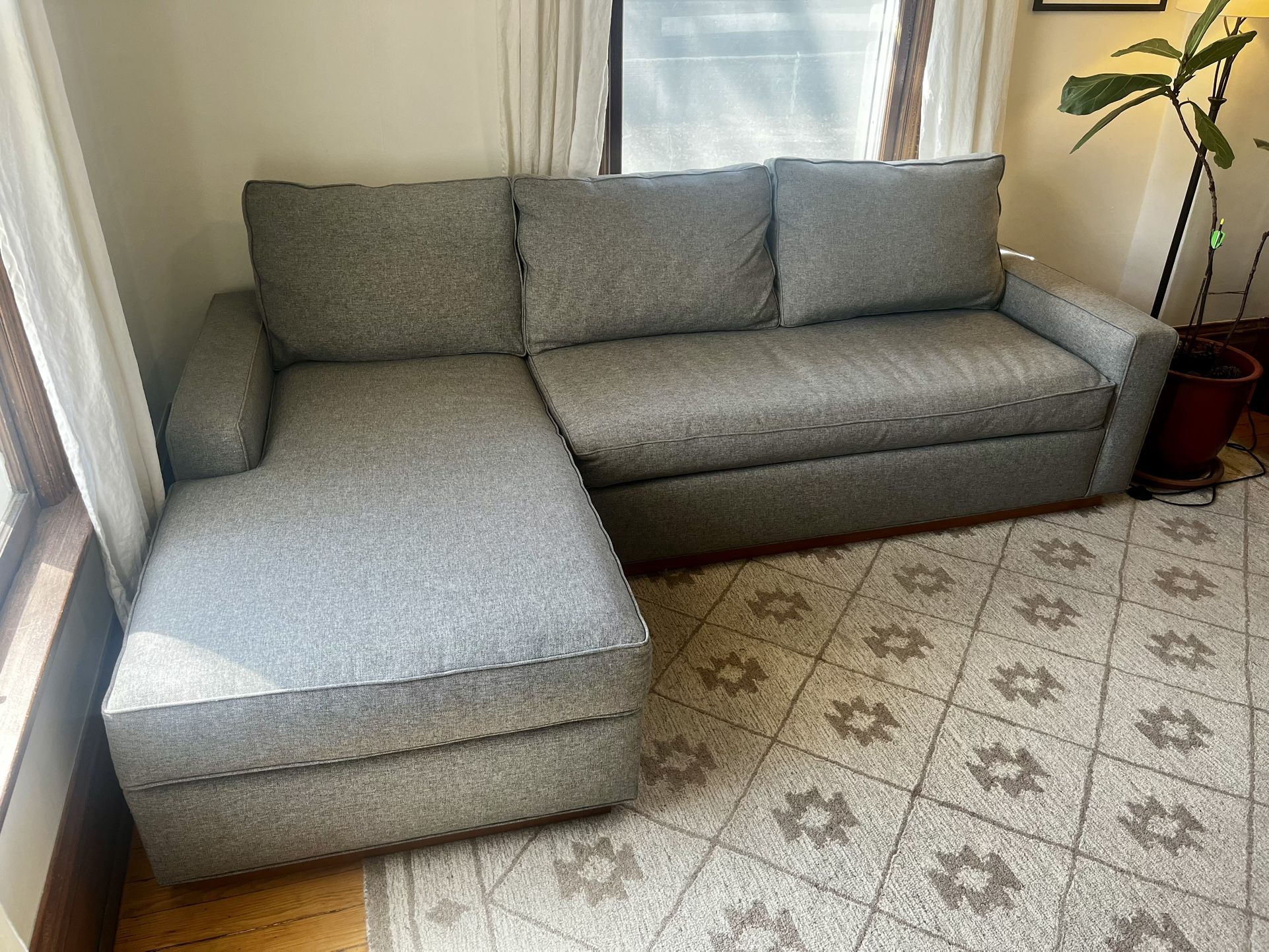 Apt2B Harper 2pc Sleeper Sectional - Excellent Condition