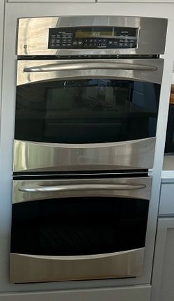 GE Profile 27" Built-In Convection/Thermal Double Wall Oven in stainless steel