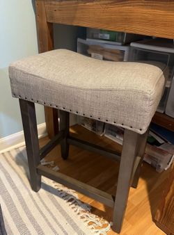 24 Threshold Rumford Saddle Counter Height for Sale in Chicago IL OfferUp