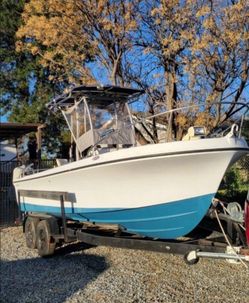 SKIPJACK CENTER CONSOLE BOAT