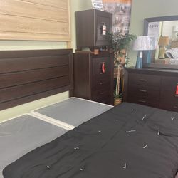 KING BED DRESSER MIRROR