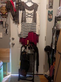 Halloween pirate costume, 2×