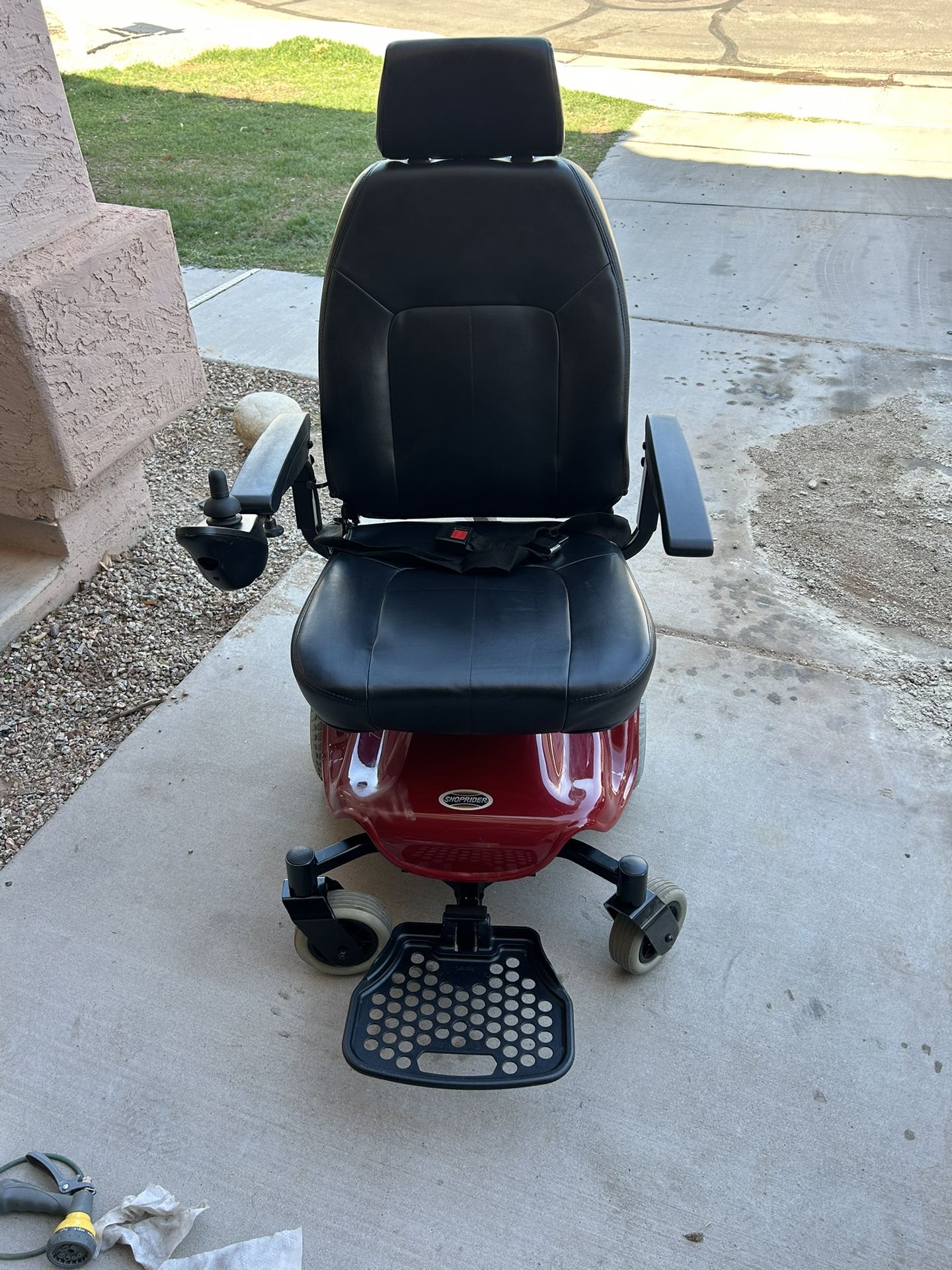 Shoprider Streamer Sport Mid Size Power Wheelchair 300 lb Capacity New Batteries