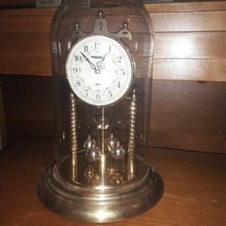 Vintage Quartz Rotating Pendulum Anniversary Clock