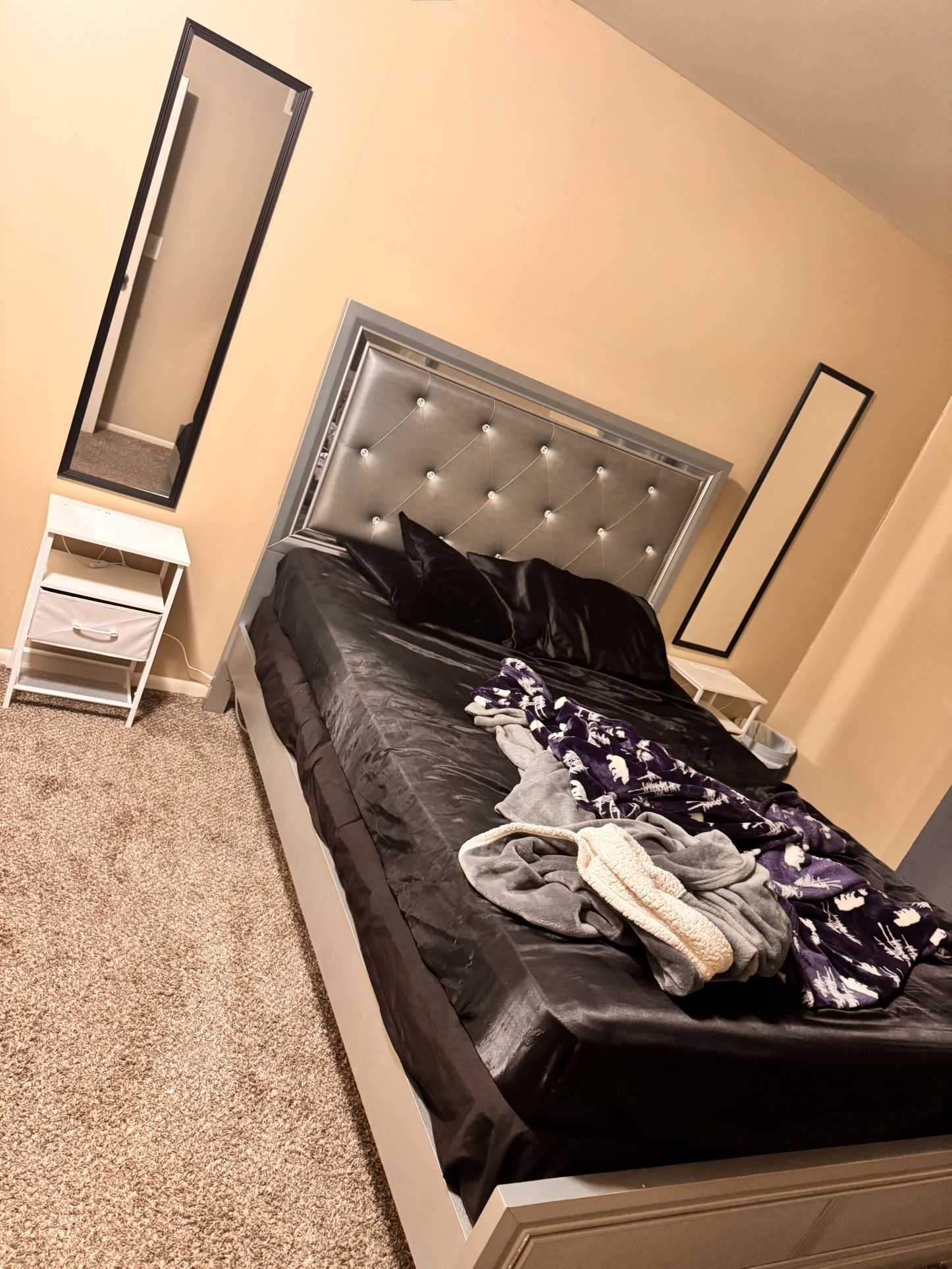 sliver /grey bedroom set