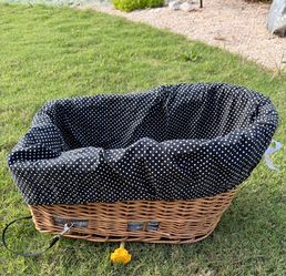Beach & Dog Co Wicker Rear Bike Basket Pet Carrier for Bicycle
