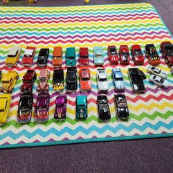 35 Diecast Cars And Trucks. Hotrods And Musle Cars! B/O 