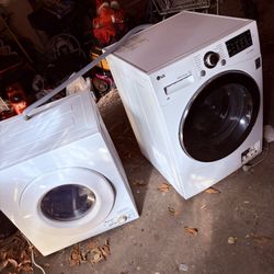 Washer N Dryer Not A Match It’s a apartment Size 