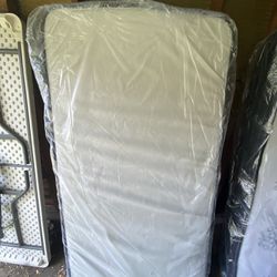 Two Twin Mattress And Box Spring 