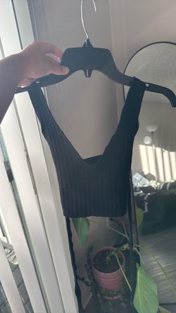 Black Backless Crop Top