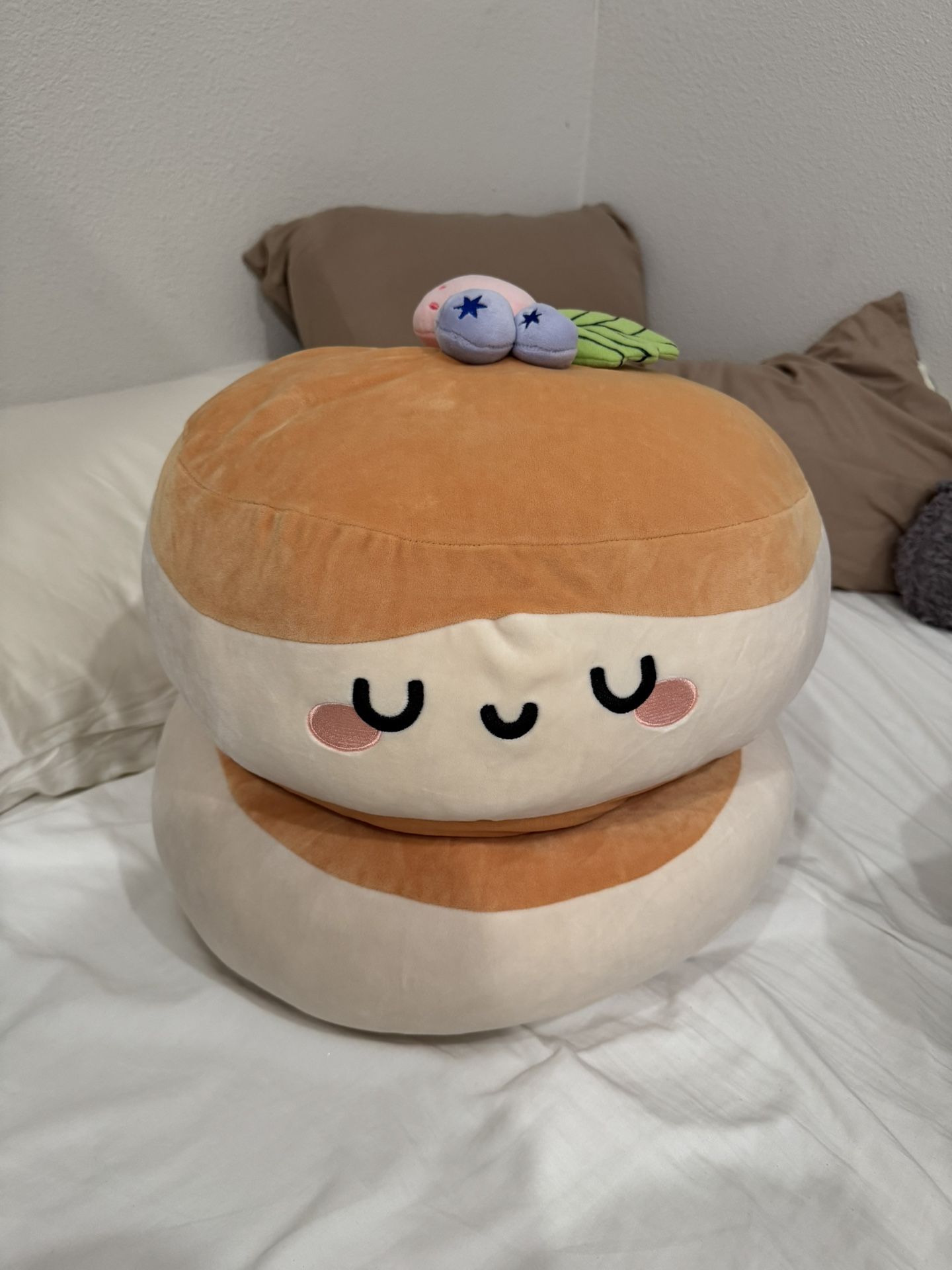 Sofia Soufflé Pancake Mochi Plush