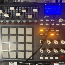 Akai MPD32 DJ Control Pad