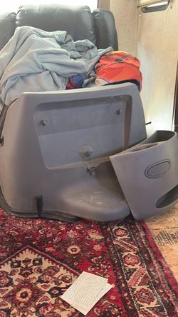 2019 E450 doghouse and cupholder attachment