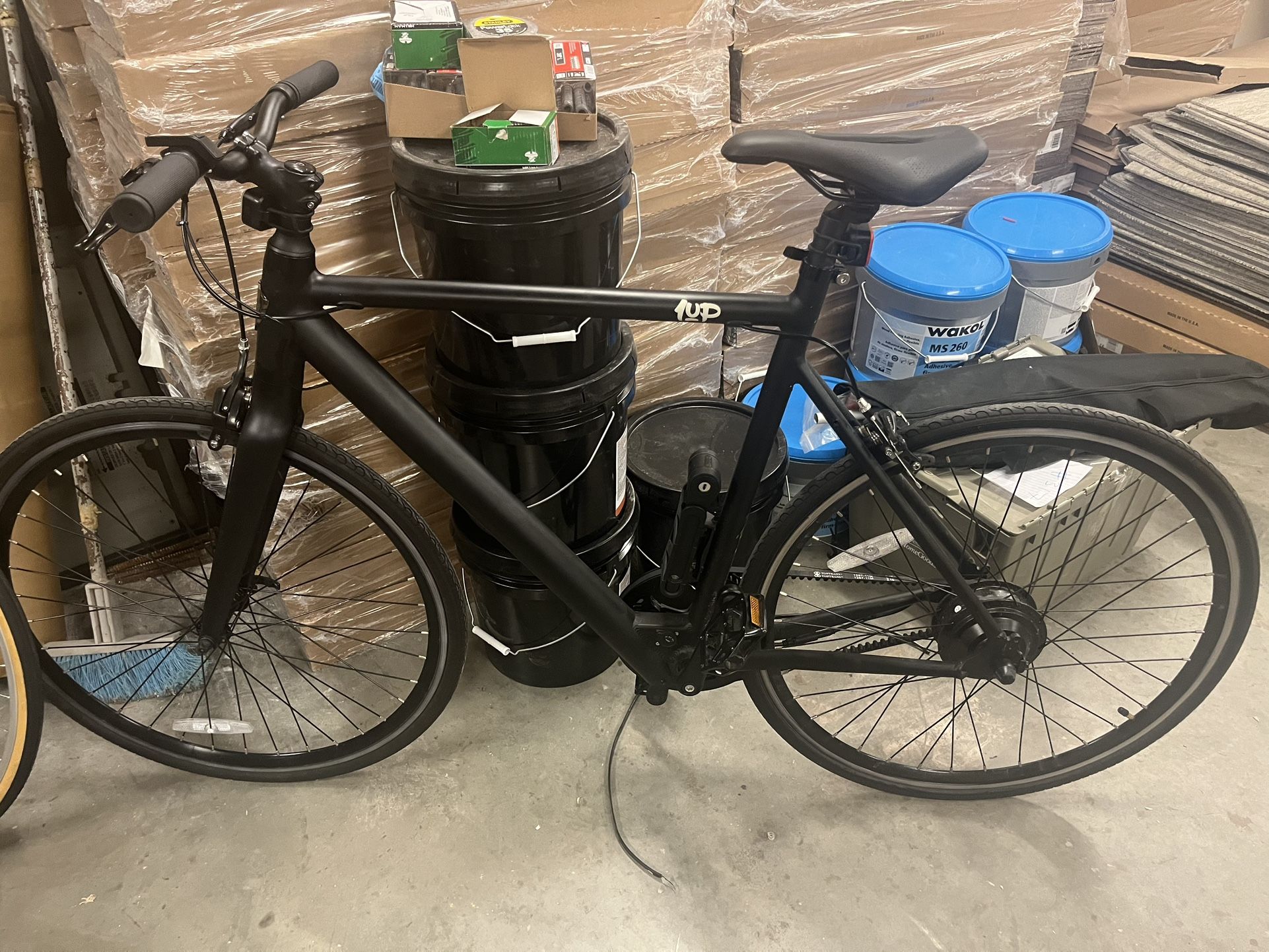 1 Up  black matte bike
