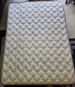 Brand new Parklane Bamboo Full Size Mattress & iLift Adjustable base